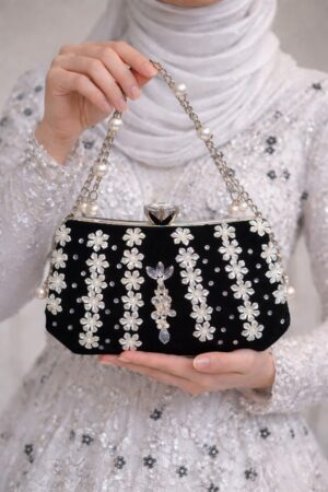 Black Pearls Chain Clutch - 01PB